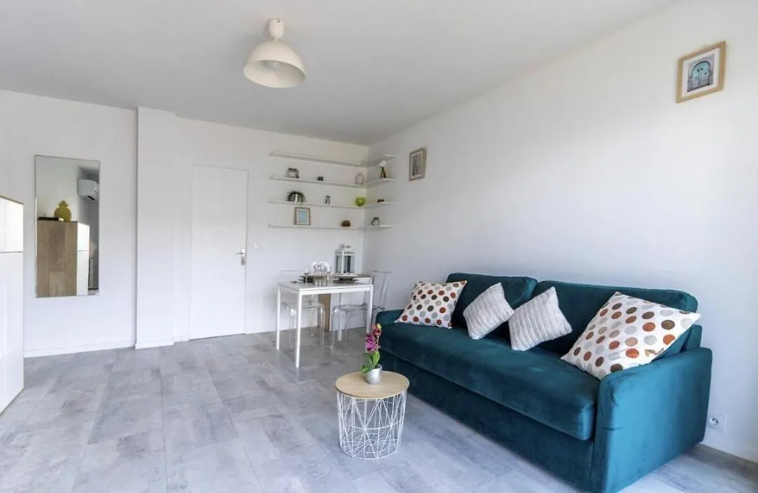 Apartment Grand Studio Vue Mer A Antibes
