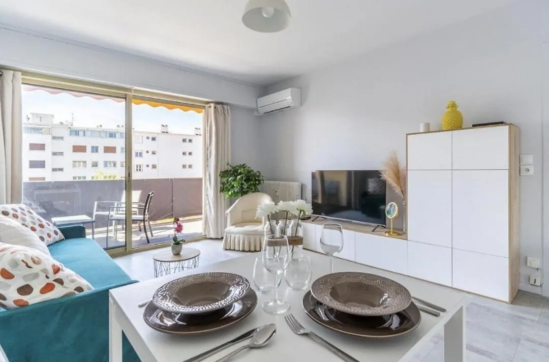 Grand Studio Vue Mer A Antibes France